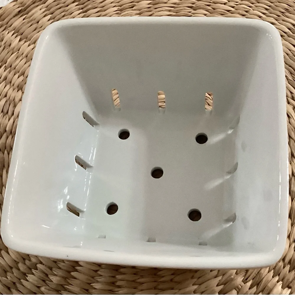 Crate&Barrel White Glazed Ceramic Berry Fruit Colander.